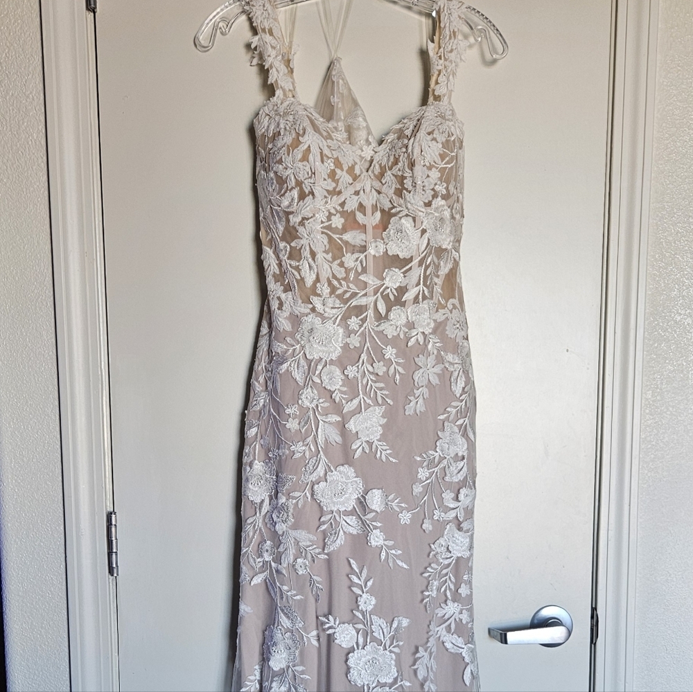Elegant Floral Lace Gown With Cathedral Veil